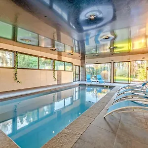 Villa La Des Legendes - & Swimming Pool, Sizun